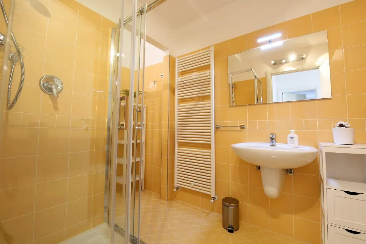 Lejlighed Bellagio Dreams Apt, Pool, With Private Garden, Near Lake Italien